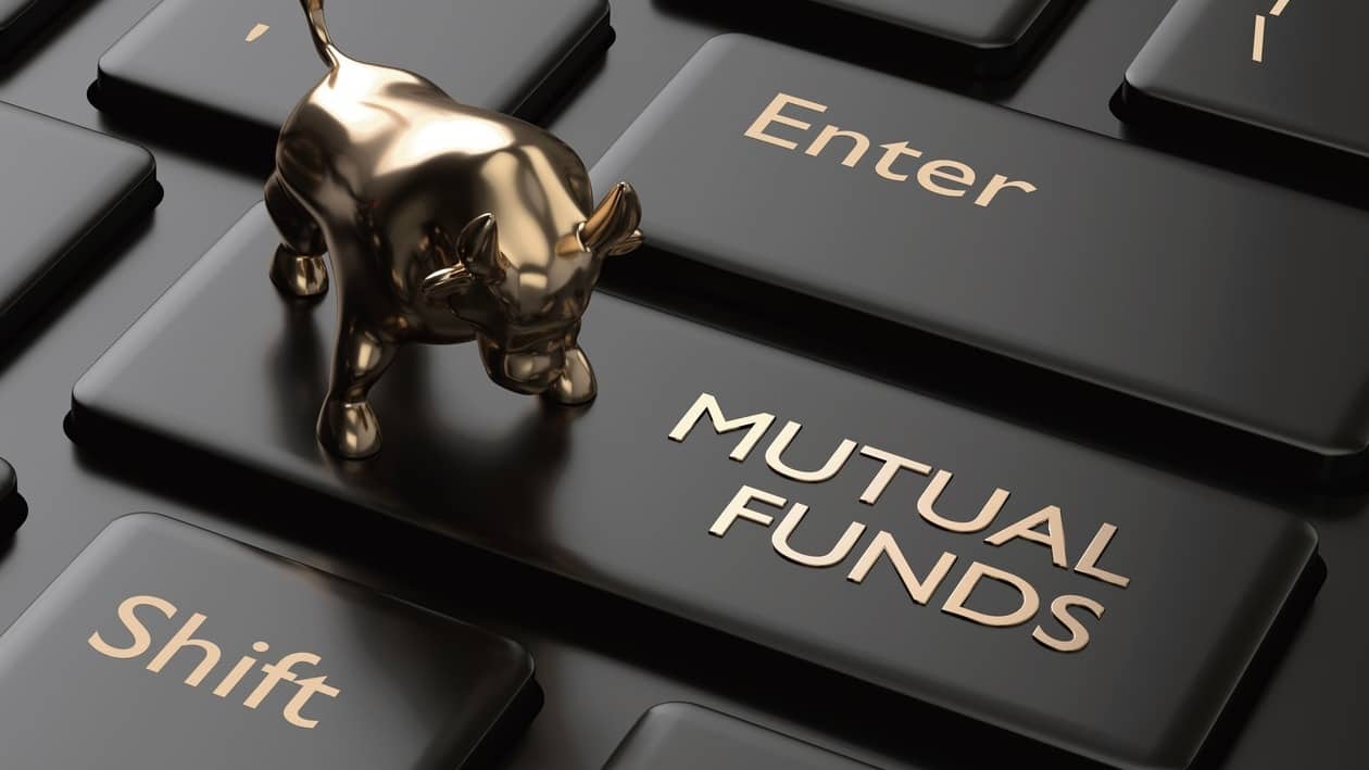 Choosing the right mutual funds for investment is important.